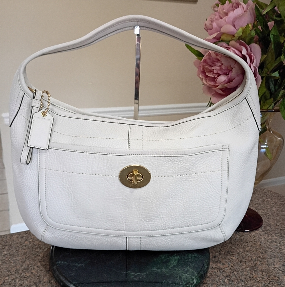 Coach Ergo Hobo bag in  Ivery White Pebbled Leather